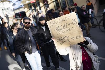 Demo Antifa Budapest-Komplex-stock-photo