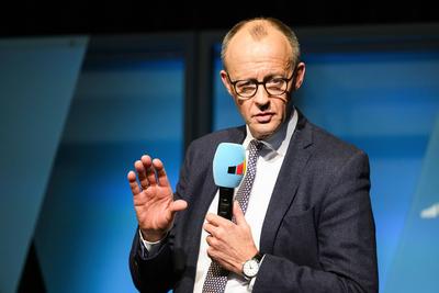 CDU Kanzlerkandidat Friedrich Merz macht Wahlkampf-stock-foto