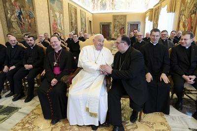 ITALY - REL - POPE FRANCISRECEIVES RECTORS OF MAJOR SEMINAIRES OF FRANCE IN PRIVATE AUDIENCE AT VATICAN  25-01-2025-stock-foto