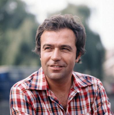 RAINER HOLBE Rainer Holbe, deutscher Fernsehmoderator, Journalist und Autor, Portrait, Deutschland, 1979. Rainer Holbe,-stock-foto