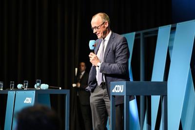 CDU Kanzlerkandidat Friedrich Merz macht Wahlkampf-stock-foto