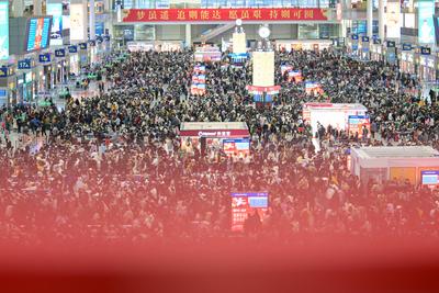 Spring Festival Travel Peak in Shanghai-stock-foto