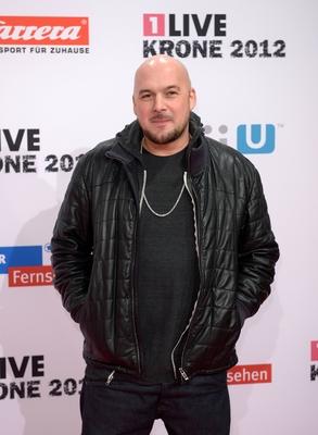 Bildnummer: 58905750  Datum: 06.12.2012  Copyright: imago/DeFodiDonnerstag 06.12.2012, die 13. Einslive Krone Verleihung in Bochum, Der deutsche Rapper Kool Savas auf dem roten Teppich. DeFodi001 People Entertainment xmk x0x 2012 hoch Kultur Show Fernsehsender Personen Medien Radio Preis Einskrone12 koren2012eins Vermischtes miscellaneous Mensch Menschen human humans media TV Fernsehen television broadcast halbe Figur half figure Hochformat  58905750 Date 06 12 2012 Copyright Imago  Thursday 06 12 2012 the 13 One Live Crown award Ceremony in Bochum the German Rapper Kool Savas on the Red Carpet DeFodi001 Celebrities Entertainment xmk x0x 2012 vertical Culture Show Television stations People Media Radio Prize   Miscellaneous miscellaneous Man People Human Humans Media TV Television Television Broadcast Halbe Figure Half Figure Portrait-stock-photo