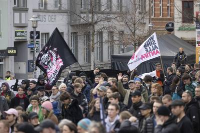 Demo Antifa Budapest-Komplex-stock-photo