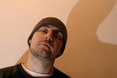 Bildnummer: 50159826  Datum: 10.01.2003  Copyright: imago/G?tz SchleserRapper Kool Savas (GER) , Personen; 2003, Berlin, Musiker, S?nger, Hip Hop , Rap , Savas Yurderi; , quer, Kbdig, Fotoshooting, Portr?t, Musik, Kunst, Froschperspektive, Perspektive, Deutschland, Privatbild, People-stock-foto