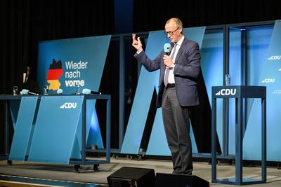 CDU Kanzlerkandidat Friedrich Merz macht Wahlkampf-stock-foto