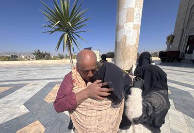 Houthis unilaterally release 153 war prisoners in Sana'a --stock-photo