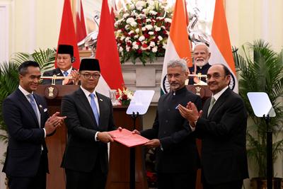PM Narendra Modi And Indonesian President Prabowo Subianto Meeting At Hyderabad House-stock-foto