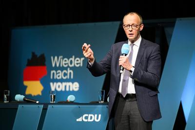 CDU Kanzlerkandidat Friedrich Merz macht Wahlkampf-stock-foto