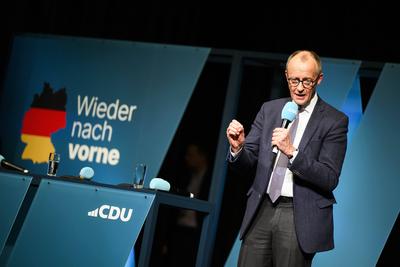 CDU Kanzlerkandidat Friedrich Merz macht Wahlkampf-stock-foto