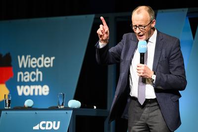 CDU Kanzlerkandidat Friedrich Merz macht Wahlkampf-stock-foto