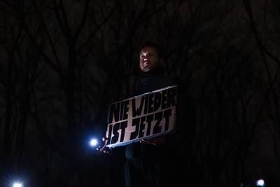 Demo ?Lichtermeer der Hoffnung gegen Rechtsextremismus?.-stock-foto