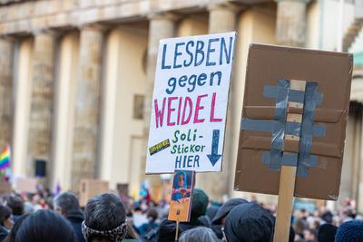 Demo ?Lichtermeer der Hoffnung gegen Rechtsextremismus?.-stock-foto