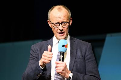 CDU Kanzlerkandidat Friedrich Merz macht Wahlkampf-stock-foto