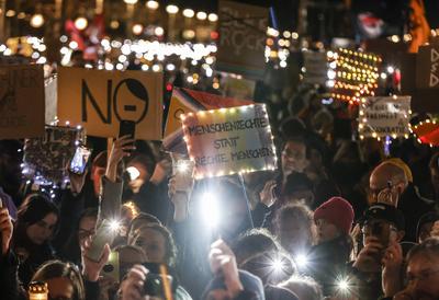 Demo Lichtermeer gegen den Rechtsruck-stock-foto