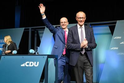 CDU Kanzlerkandidat Friedrich Merz macht Wahlkampf-stock-foto