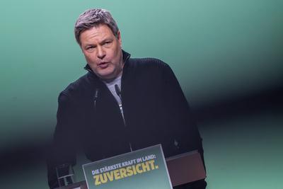 Bundesdelegiertenkonferenz von B?ndnis 90/Die Gr?nen vor der Bundestagswahl 2025 ? Robert Habeck, Kanzlerkandidat und Bundeswirtschaftsminister w?hrend seiner Rede vor dem kleinen Parteitag-stock-photo