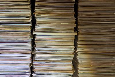 papierstapel *** paper stack frc-iwu-stock-photo