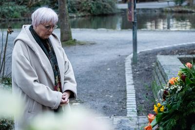 Aschaffenburg, Bavaria, Germany - January 26, 2025: Memorial service / wreath-laying ceremony in Sch?ntal Park after kni-stock-foto
