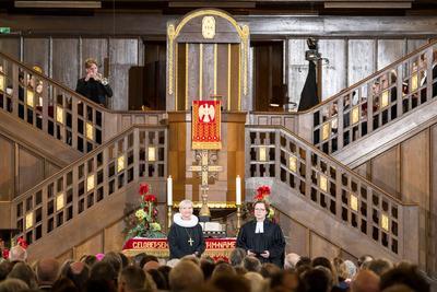 Christiane Tietz als Kirchenpraesidentin der EKHN eingefuehrt-stock-foto