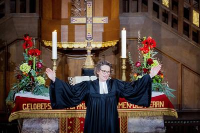 Christiane Tietz als Kirchenpraesidentin der EKHN eingefuehrt-stock-foto