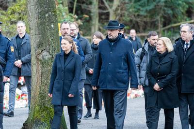 Aschaffenburg, Bavaria, Germany - January 26, 2025: Memorial service / wreath-laying ceremony in Sch?ntal Park after kni-stock-foto