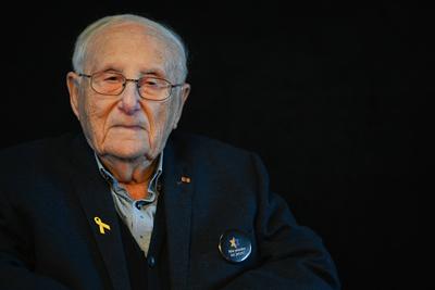Zeitzeuge Albrecht Weinberg erz?hlt vom Holocaust.-stock-foto