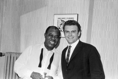 Louis Armstrong Delegation und DDR-Kunstschaffende in Berlin-stock-foto