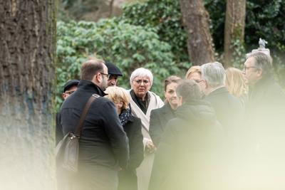 Aschaffenburg, Bavaria, Germany - January 26, 2025: Memorial service / wreath-laying ceremony in Sch?ntal Park after kni-stock-foto