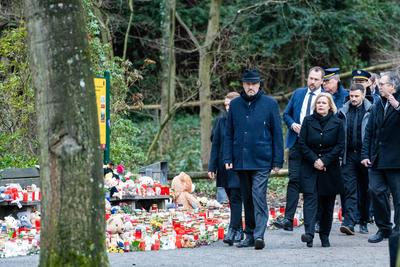 Aschaffenburg, Bavaria, Germany - January 26, 2025: Memorial service / wreath-laying ceremony in Sch?ntal Park after kni-stock-foto