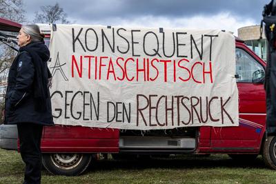 Aschaffenburg, Bavaria, Germany - January 26, 2025: Demonstration against the right in Aschaffenburg, counter-demonstrat-stock-foto