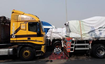 Egypt  launching the largest comprehensive humanitarian aid convoy to Palestines in Gaza Strip.-stock-foto