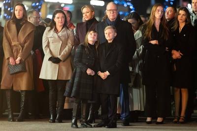 Sainte-Devote a Monaco: embrasement de la barque-stock-photo
