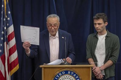 U.S. Senator Schumer Calls to restore the School Safety Board in NYC - 26 Jan 2025-stock-foto