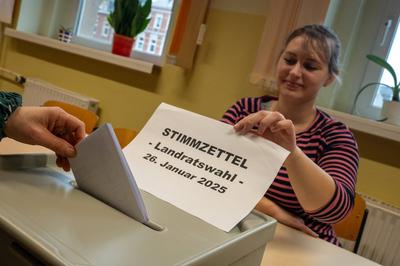 Hartha - Mittelsachsen w?hlt neuen Landrat: Wer folgt auf Dirk Neubauer?-stock-photo