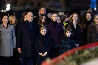 Sainte-Devote a Monaco: embrasement de la barque-stock-photo