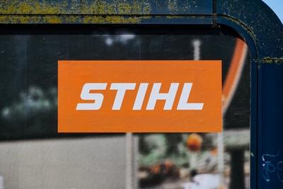 D?sseldorf 01.03.2024 Stihl Motorger?te Kettens?gen Plakatwand D?sseldorf Nordrhein-Westfalen Deutschland *** D?sseldorf-stock-foto