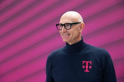 Timotheus HOETTGES, H?ttges, Vorstandsvorsitzender, CEO, Bilanzpressekonferenz der Deutschen Telekom AG in Bonn, 23.02.2-stock-foto