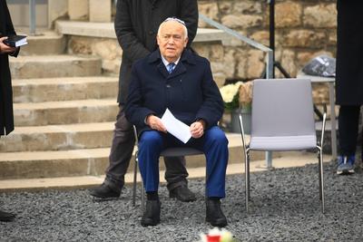 Gedenkstunde f?r die Opfer des Nationalsozialismus am Stein der Erinnerung-stock-foto