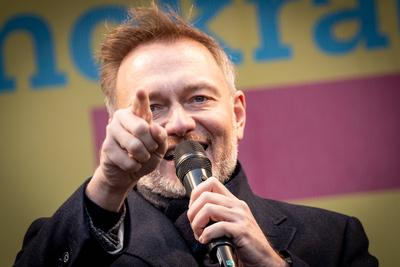 Christian Lindner, FDP-Parteivorsitzender und ehemaliger Bundesfinanzminister, w?hrend der Wahlkampfveranstaltung in Kiel, Schleswig-Holstein-stock-foto