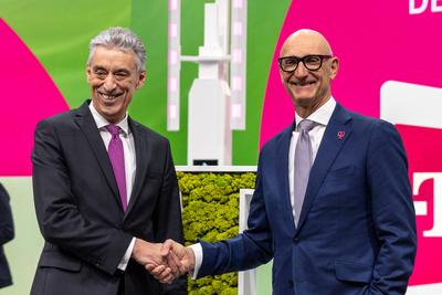 Aufsichtsratsvorsitzender Dr. Frank APPEL (Vorstand Deutsche Post AG) und Vostandsvorsitzender Timotheus (Tim) HÖTTGES (-stock-foto