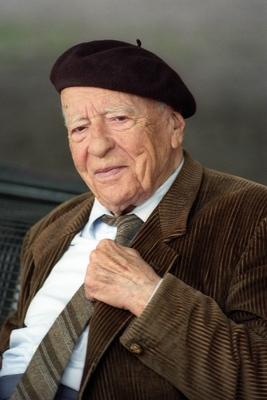 Bildnummer: 54440620  Datum: 18.05.1999  Copyright: imago/Dieter BauerPhilosoph Prof. Dr. Hans-Georg Gadamer w?hrend eines Fotoshootings kurz vor seinem 100. Geburtstag in Heidelberg, Personen; 1999, Heidelberg, Wissenschaft, Philosophie, 100 Jahre, Alter, j?hrig, j?hrige, 100j?hrige, 100j?hrig, alt, Shooting; , hoch, Kbneg, Portr?t, Privatbild, PeopleBildnummer 54440620 Date 18 05 1999 Copyright Imago Dieter Bauer Philosopher Prof Dr Hans Georg Gadamer during a Photo shoots short before his 100 Birthday in Heidelberg People 1999 Heidelberg Science Philosophy 100 Years Age Years olds 100 years 100j?hrig Old Shooting vertical Kbneg Portrait Private Celebrities-stock-foto