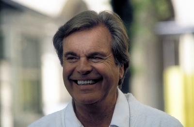Bildnummer: 52125487  Datum: 10.06.1996  Copyright: imago/Michael WestermannRobert Wagner (USA/Schauspieler) w?hrend Dreharbeiten zu der Fernsehserie Hart aber herzlich in M?nchen, Personen , Freude ,  , optimistisch; 1996, M?nchen, Pro7, ,; , quer, Kbdia, , Film, Kunst, Deutschland,  , People o0 TV  o0 Portr?t; Aufnahmedatum gesch?tzt-stock-foto