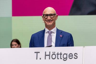 Vostandsvorsitzender Timotheus (Tim) HÖTTGES (Telekom) - Hauptversammlung 2023 der Deutschen Telekom AG im World Confere-stock-foto
