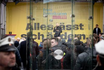 Christian Lindner, FDP-Parteivorsitzender und ehemaliger Bundesfinanzminister, w?hrend der Wahlkampfveranstaltung in Kiel, Schleswig-Holstein-stock-foto