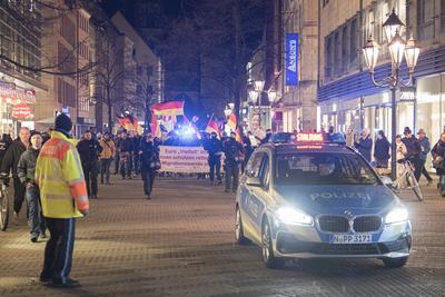 27.01.2025, Rechtsextreme Demo/Gegendemo, N?rnberg: Zur mont?glichen rechtsextremen Versammlung des N?rnberger selbstern-stock-foto