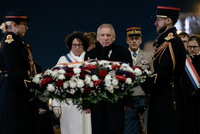 Rekindling the Flame ceremony at the Tomb of the Unknow Soldier on the 80th anniversary of the liberation of Auschwitz Birkenau-stock-photo