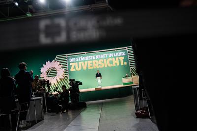Bundesdelegiertenkonferenz von B?ndnis 90/Die Gr?nen vor der Bundestagswahl 2025 ? Robert Habeck, Kanzlerkandidat und Bundeswirtschaftsminister w?hrend seiner Rede vor dem kleinen Parteitag-stock-photo