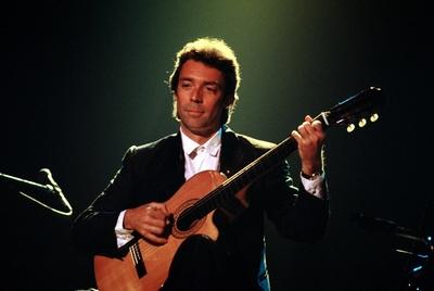 1/ Konzert 88: Steve Hackett, Gitarrist und S?nger, voc, g, Ex-Gitarrist und Gr?ndungsmitglied der Popgruppe Genesis, je-stock-foto