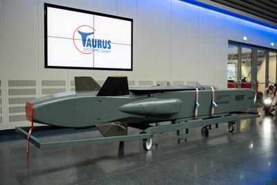 Schrobenhausen, Bavaria, Germany - March 5, 2024: Cruise missile Taurus KEPD-350, war weapon of Taurus Systems GmbH on d-stock-foto